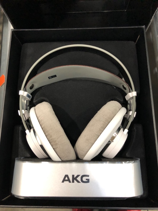 Photo 2 of AKG K 701 Ultra Reference Class Stereo Headphone Level 1
