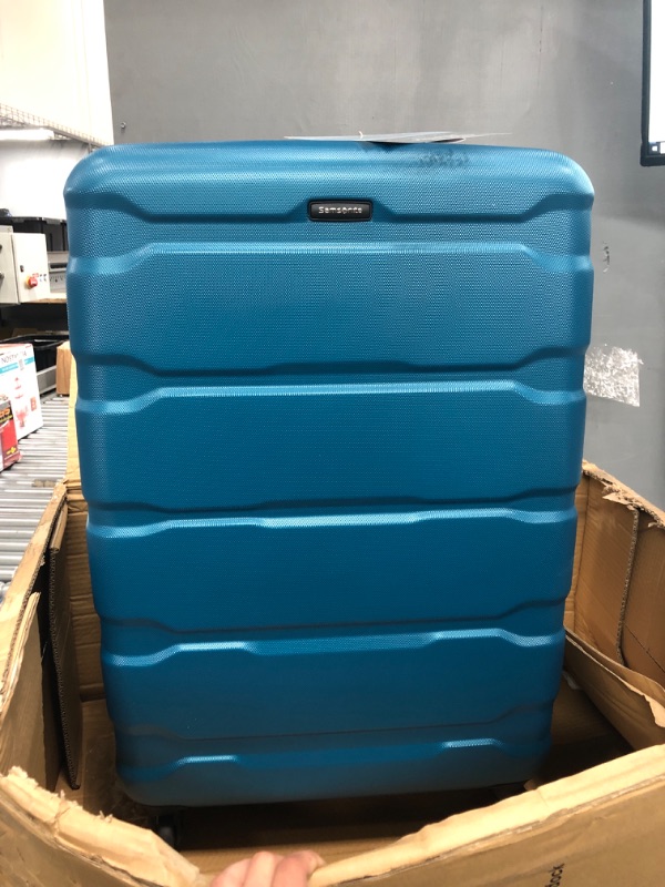 Photo 2 of Samsonite Omni PC Polycarbonate 4-Wheel Spinner Luggage, Caribbean Blue (68310-2479)
