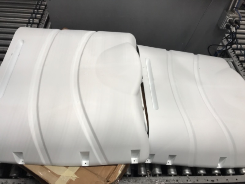 Photo 1 of Camco 40559 Heavy-Duty 20lb or 30lb Dual Propane Tank Cover (Polar White)