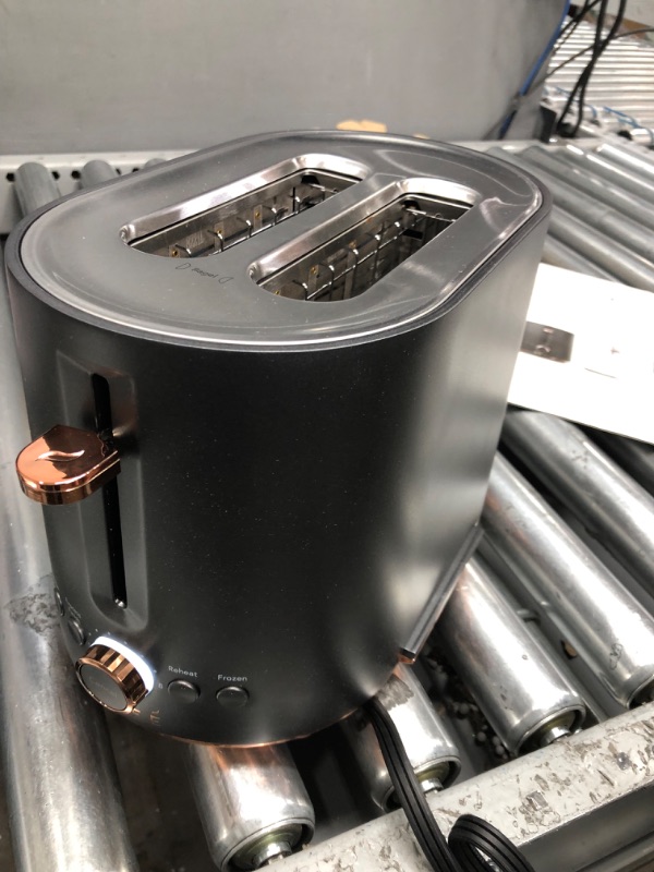 Photo 1 of NON FUNCTIONAL / PARTS
Café Express Finish 2-Slice Toaster | Extra-Wide Slots, Extra Lift for Waffles, Pastries, Texas Toast & More | 4 Pre-Set Functions, 8 Shade Options | Countertop Kitchen Essentials | Matte Black 2-Slice Matte Black