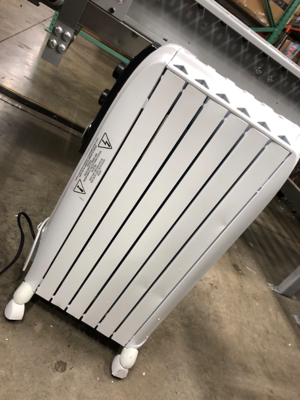 Photo 2 of ** BENT ** DeLonghi TRD40615T Full Room Radiant Heater Heater-Mechanical-TRD40615T, 10"w x 15"d x 26"h, White