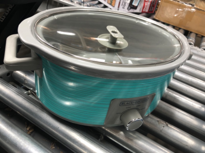 Photo 2 of *DIDN'T POWERED ON**- BLACK+DECKER SC2007D Slow Cooker, 7 quart, Teal Wave