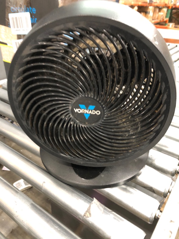 Photo 4 of **NON_FUNCTIONAL****  Vornado 630 Mid-Size Whole Room Air Circulator Fan