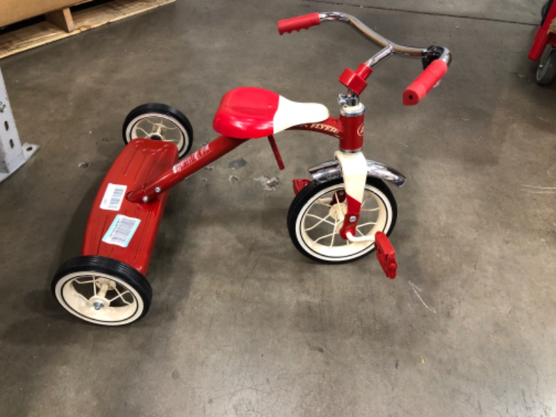 Photo 2 of **** NEW ****
Radio Flyer Classic Red 10" Tricycle for Toddlers Ages 2-4, Toddler Bike Red Tricycle