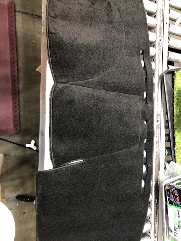 Photo 2 of *** NEW ***
Dashmat 1641-00-25 DashMat Original Dashboard Cover Chrysler 300 (Premium Carpet, Black) With climate sensor Black