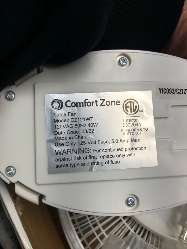 Photo 4 of *** USED *** **** SHIPPING DAMAGE TO THE BASE OF THE FAN ****
Comfort Zone CZ121WT 12” 3-Speed Oscillating Table Fan with Adjustable Tilt, Convenient Push Button Controls, Quiet Operation, White