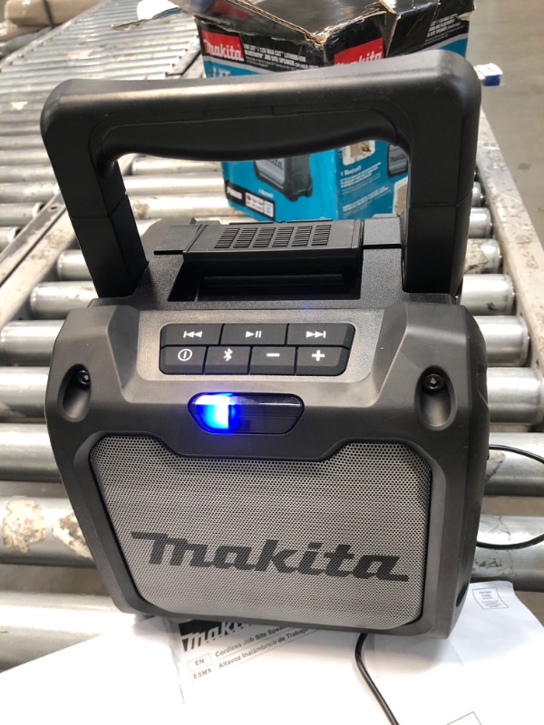 Photo 2 of Makita XRM08B 18V LXT / 12V max CXT Lithium-Ion Cordless Bluetooth Job Site Speaker, Tool Only Black