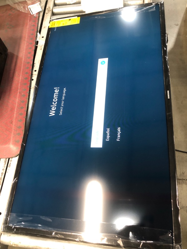 Photo 1 of SAMSUNG 40-inch Class LED Smart FHD TV 1080P (UN40N5200AFXZA, 2019 Model)