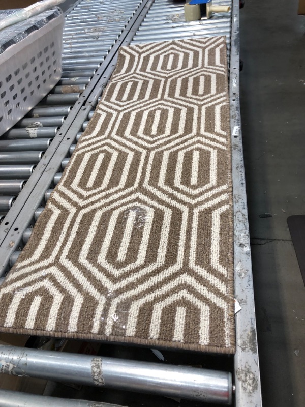 Photo 1 of 5'X2' RUNNER RUG BEIGE 