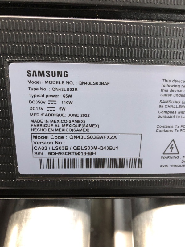 Photo 1 of Samsung 43-Inch Class QLED 4K LS03B Series The Frame Quantum HDR Smart TV 2022 QN43LS03BAF 
