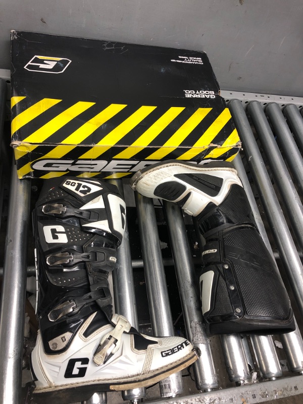 Photo 3 of Gaerne SG-12 Boots-Black/White-12
size 9