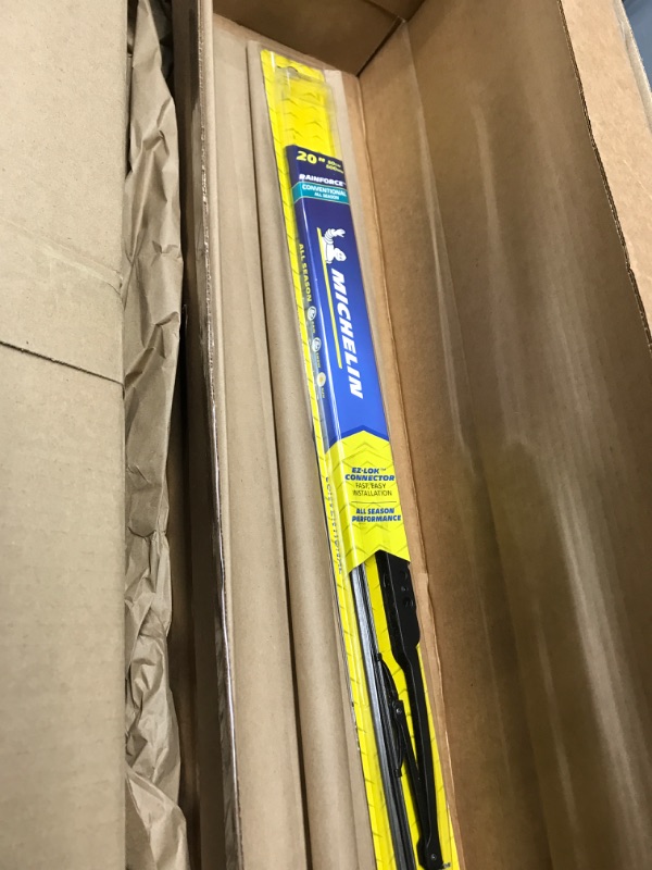 Photo 2 of qty 2 in box Michelin 3720 RainForce All Weather Performance Windshield Wiper Blade, 20" (Pack of 1) 20 Inches