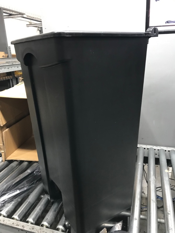 Photo 1 of Safco Products Plastic Step-On Trash Can 9923BL, Black, Hands-Free Disposal, 23-Gallon Capacity 23 Gallon Black
HINGE IS DAMAGED TO LID