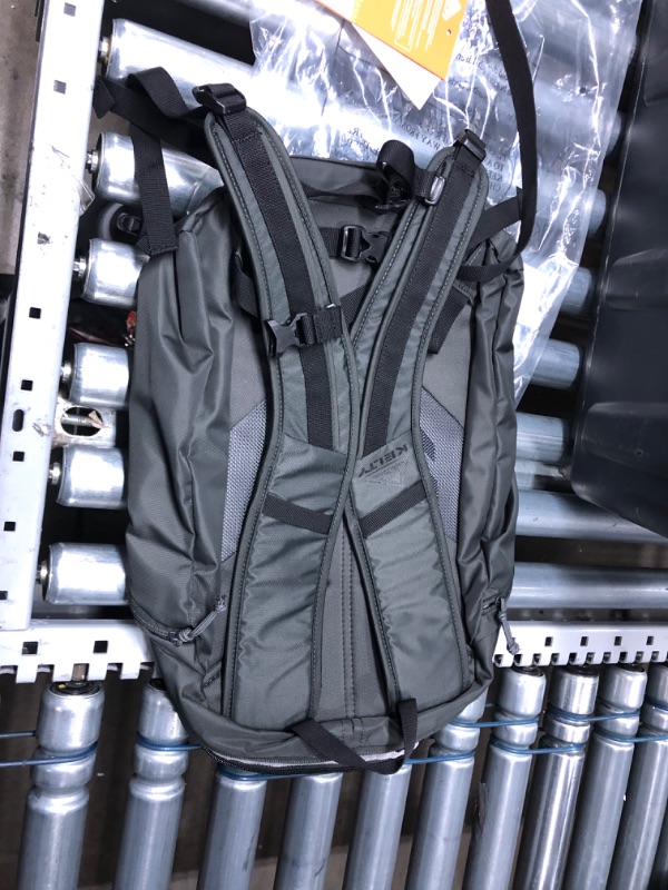 Photo 3 of Kelty Redwing Backpack