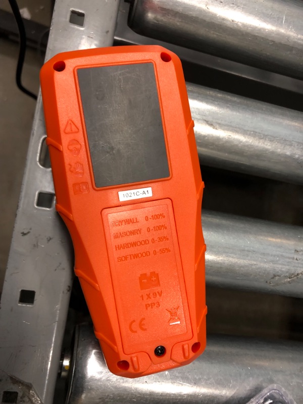 Photo 3 of Klein Tools ET140 Pinless Moisture Meter