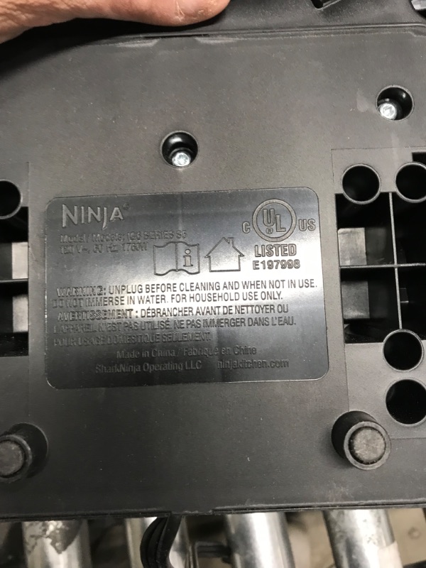 Photo 1 of Ninja FG551 Foodi Smart XL 6-in-1 Indoor Grill with Air Fry, Roast, Bake, Broil & Dehydrate, Smart Thermometer, Black/Silver
NEEDS REPAIR