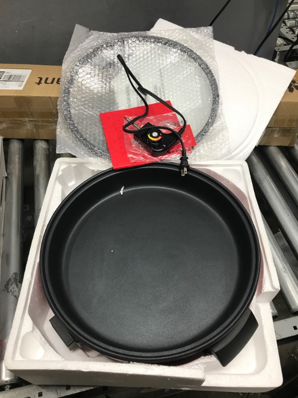 Photo 2 of ***TESTED**POWERED ON***Dash 14" Family Size Rapid Skillet, Red