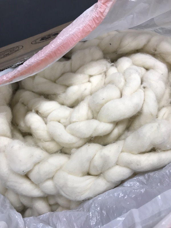 Photo 3 of *USED*Shalenine Chunky Knit Blanket Throw Merino Wool Blend Handmade Decor Giant Yarn Large Cable Knitted Blanket,White,40''x40'' White 40''x40''?Single Sofa?