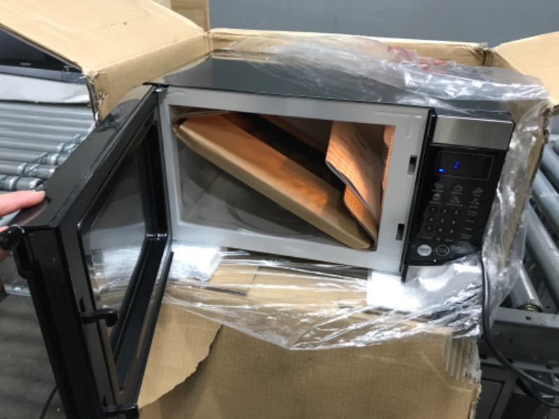Photo 3 of (PARTS ONLY)Commercial Chef CHM009 Countertop Microwave Oven 900 Watt, 0.9 Cubic Feet, Stainless Steel Front, Black Cabinet, Small, Trim Stainless Steel 0.9 Cubic Feet