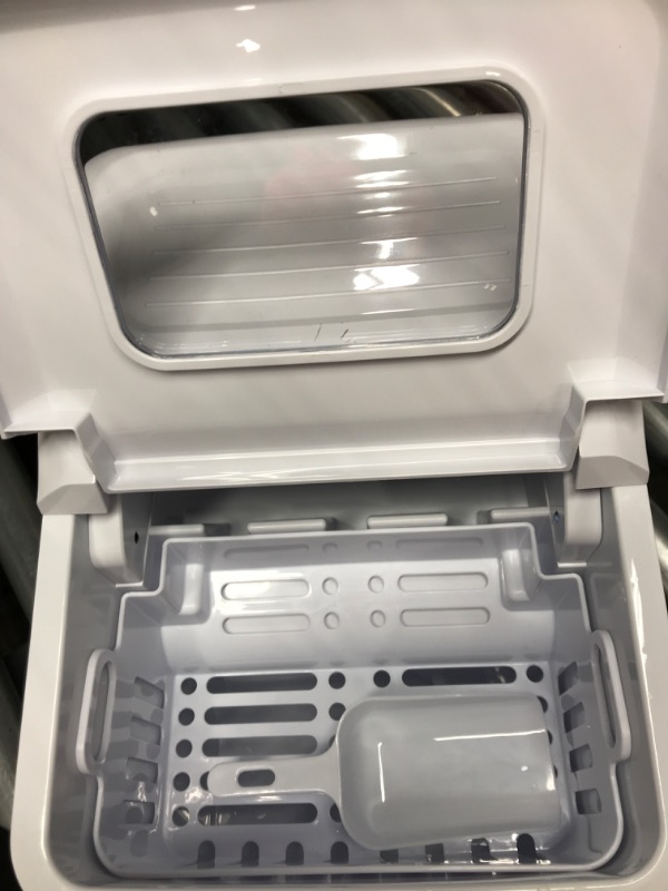 Photo 3 of *** USED ***Igloo Automatic Ice Maker, Self- Cleaning, Countertop Size, 26 Pounds in 24 Hours, 9 Large or Small Ice Cubes in 7 Minutes, LED Control Panel, Scoop Included, Perfect for Water Bottles, Mixed Drinks White