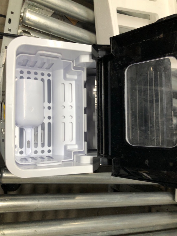Photo 1 of Igloo Automatic Self-Cleaning 26-Pound Ice Maker
