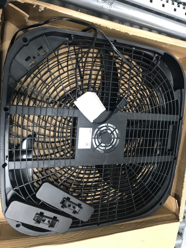 Photo 2 of Amazon Basics 3 Speed Box Fan, 20-Inch 20-inch Box Fan