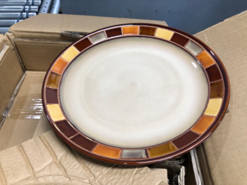 Photo 4 of **MISSING ONE BOWL**
Gibson Casa Estebana 16-piece Dinnerware Set Service for 4, Beige and Brown - 70736.16RM Service for 4 (16pcs) Casa Estebana