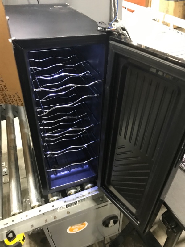 Photo 3 of BLACK+DECKER Thermoelectric Wine Cooler Refrigerator