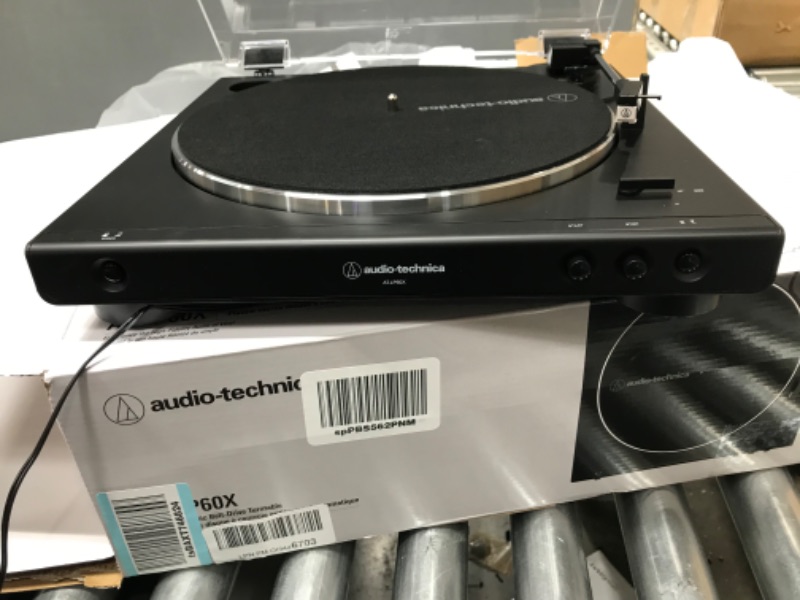 Photo 2 of Audio-Technica AT-LP60X-BK Fully Automatic Belt-Drive Stereo Turntable, Black, Hi-Fi, 2 Speed, Dust Cover, Anti-Resonance, Die-Cast Aluminum Platter
NEEDS REPAIRS