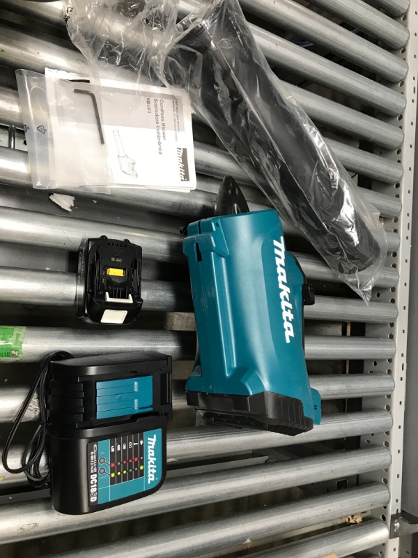 Photo 2 of **SEE NOTES**
Makita XBU03SM1 18V LXT® Lithium-Ion Brushless Cordless Blower Kit (4.0Ah)