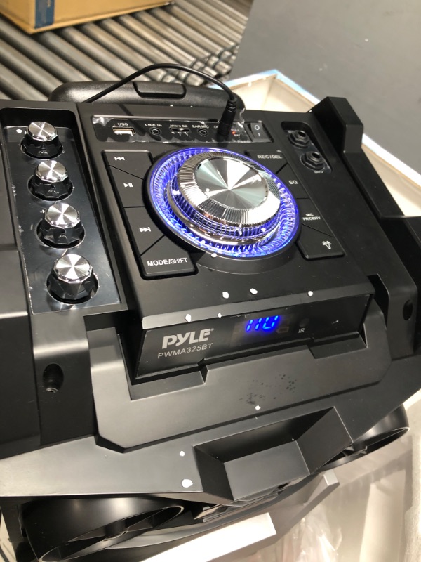 Photo 4 of *** TESTED*** POWERS ON*** Pyle 500 Watt Outdoor Portable BT Connectivity Karaoke Speaker System - PA Stereo with 8" Subwoofer, DJ Lights Rechargeable Battery Microphone, Recording Ability, MP3/USB/SD/FM Radio - PWMA325BT