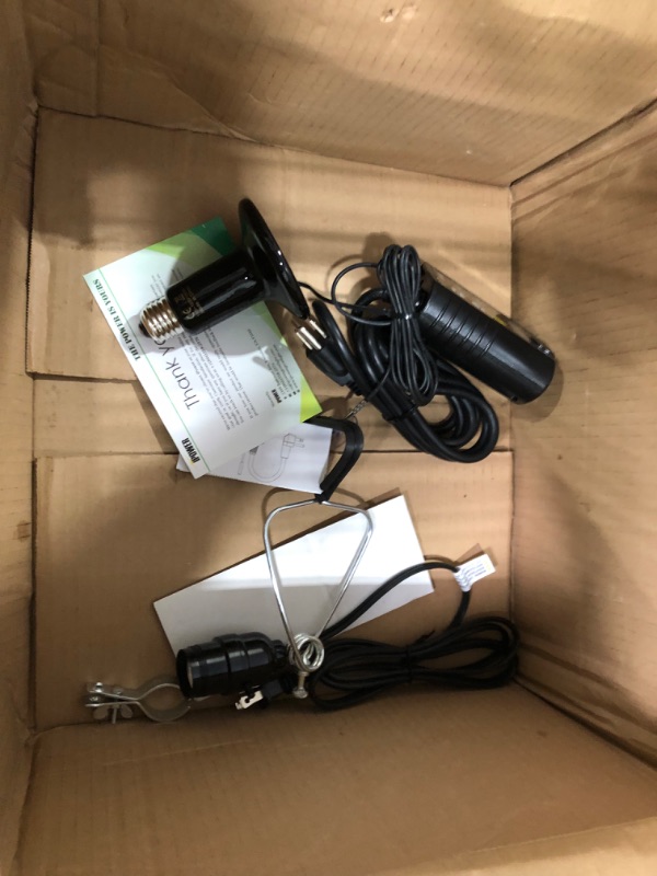 Photo 6 of **item has been opened**
Simple Deluxe Clamp Lamp Light with 8.5 Inch Aluminum Reflector 150 Watt with 6 Feet Cord UL Listed