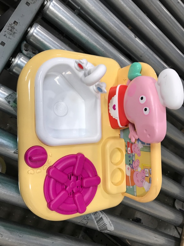 Photo 2 of *** MISSING ACCESSORIES ***
Peppa Pig Cooking Fun Tabletop Kitchen Role Play, Ages 3 Up, by Just Play
