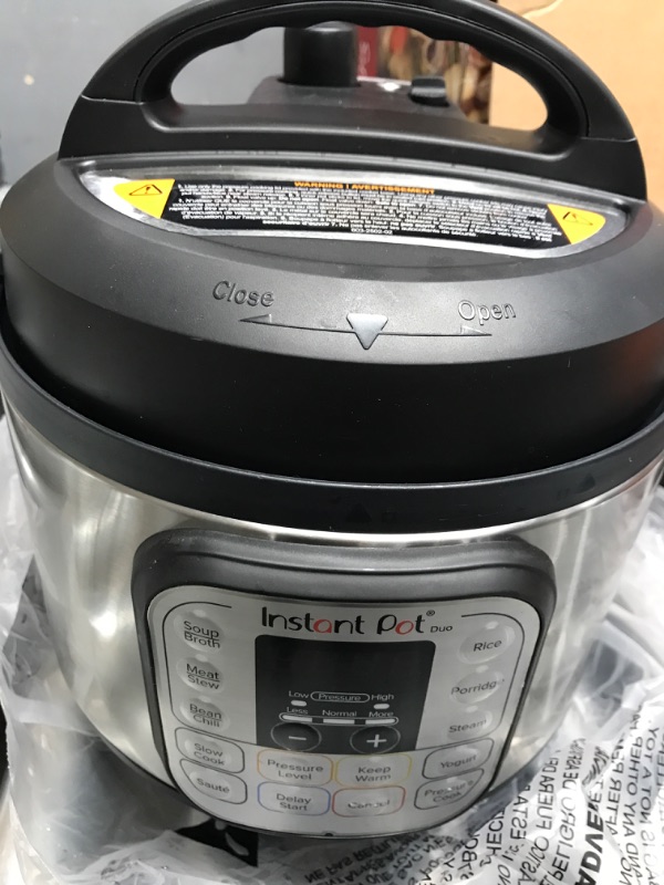 Photo 1 of *** POWERS ON *** Instant Pot Duo Mini 3-Quart Multi-Use Pressure Cooker