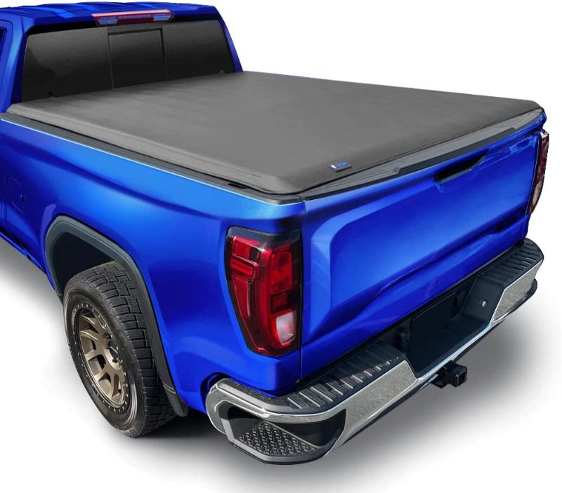 Photo 1 of **used item, missing hardware**
Tyger Auto T1 Roll Up Truck Tonneau Cover TG-BC1C9006 Compatible with 2014-2018 Chevy Silverado