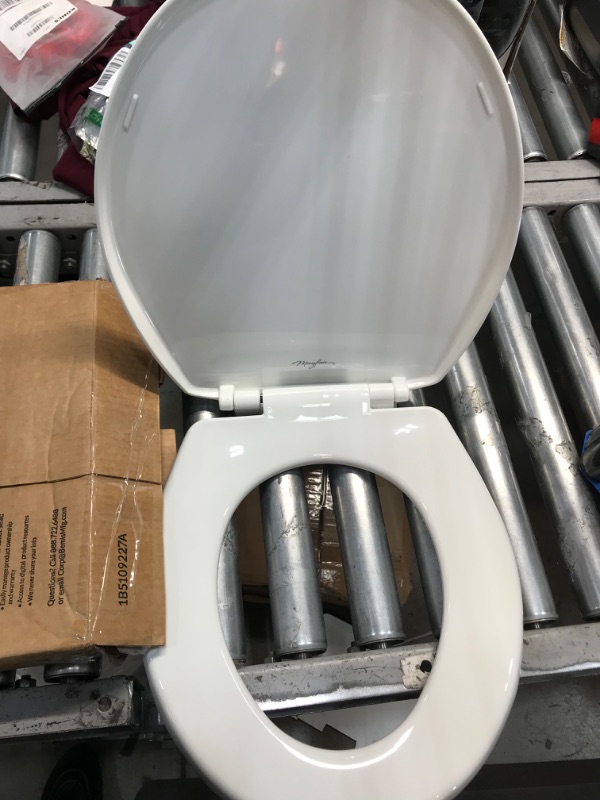 Photo 1 of 17 1/2"x14" Round Toilet Seat 