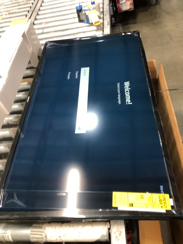 Photo 1 of SAMSUNG 40-inch Class LED Smart FHD TV 1080P (UN40N5200AFXZA, 2019 Model)
