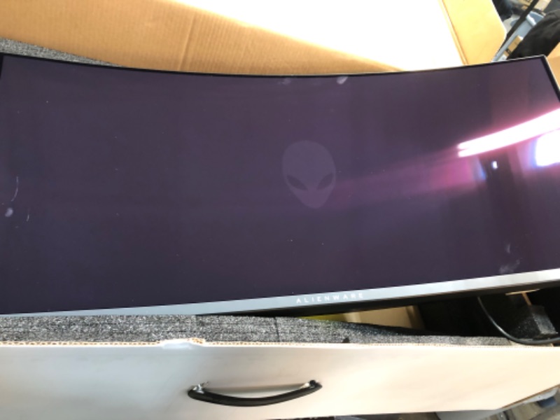 Photo 2 of Alienware 34 Inch Curved PC Gaming Monitor, 3440 x 1440p Resolution, Quantum Dot OLED 175Hz, 1800R Curvature, True 1ms GTG, 1,000,000:1 Contrast Ratio, 1.07 Billion Colors, AW3423DW - Lunar Light
