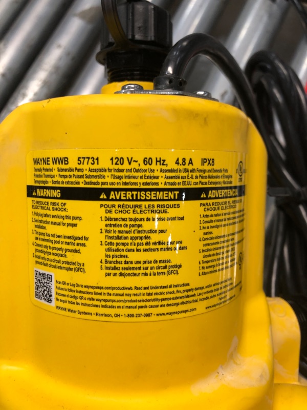 Photo 4 of ***TESTED WORKING*** WAYNE Waterbug 1/6 HP 1350 GPH Submersible Multi-Flo Technology-Water Removal and Transfer Pump, Yellow WWB WaterBug 1/6 HP 1350 GPH