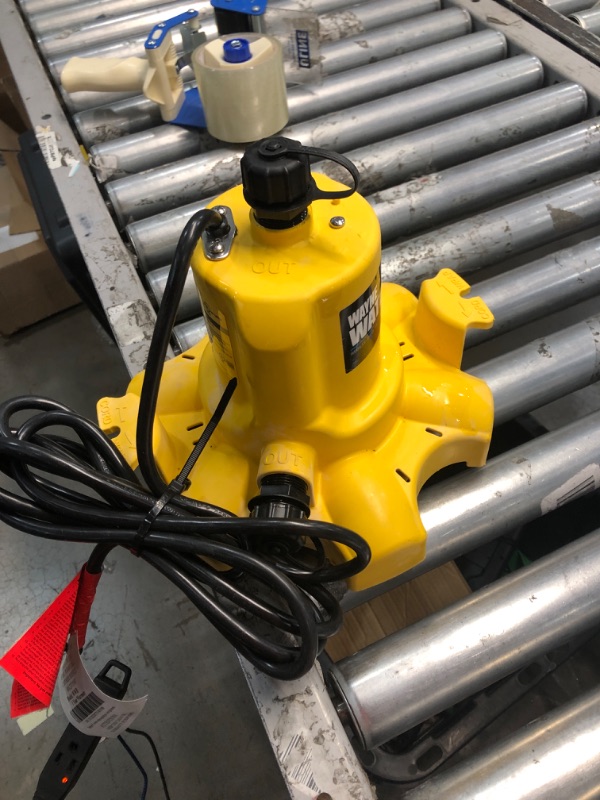 Photo 2 of ***TESTED WORKING*** WAYNE Waterbug 1/6 HP 1350 GPH Submersible Multi-Flo Technology-Water Removal and Transfer Pump, Yellow WWB WaterBug 1/6 HP 1350 GPH