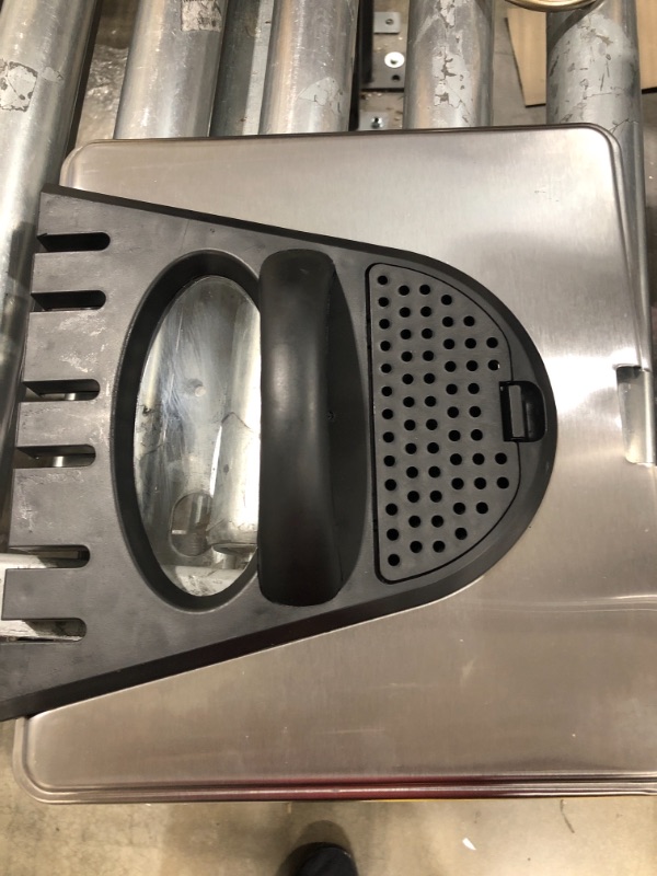 Photo 4 of 
*** USED *** Chefman 4.5 Liter Deep Fryer w/Basket Strainer, XL Jumbo Size, Adjustable Temperature & Timer, Perfect for Fried Chicken, Shrimp, French Fries, Chips & More, Removable Oil-Container, Stainless Steel
