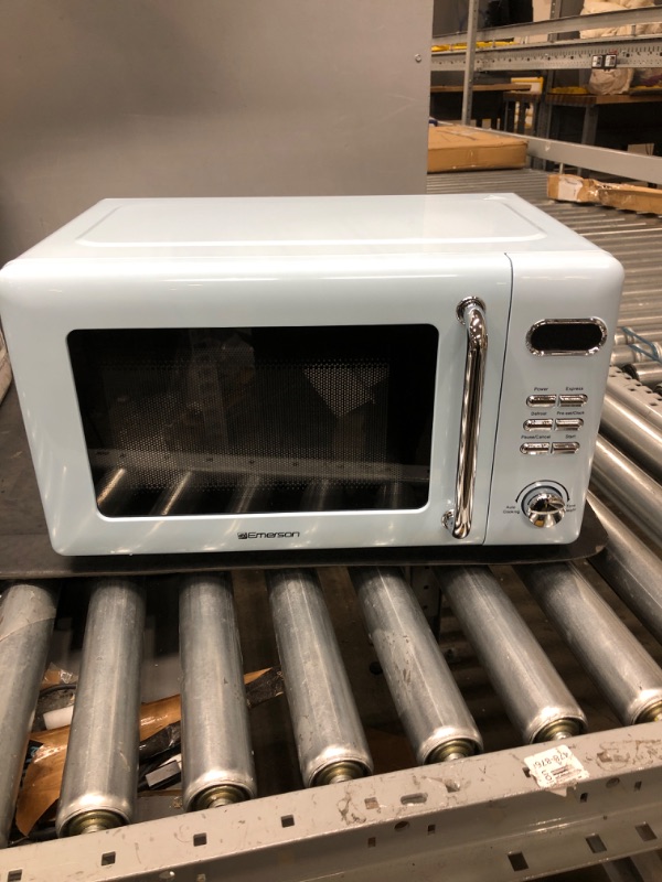 Photo 1 of ***TESTED WORKING; FACTORY SEALED*** Emerson Radio MWR7020W Digital, 700W with 5 Micro Power Levels, 8 Pre-Programmed Settings, Express & Defrost, Chrome Handle & Control Buttons, Timer & LED Display Microwave Oven, 0.7, Retro Blue 0.7