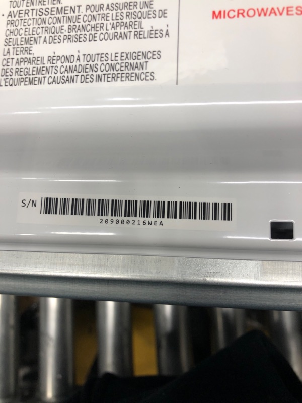 Photo 8 of ***TESTED WORKING; FACTORY SEALED*** Emerson Radio MWR7020W Digital, 700W with 5 Micro Power Levels, 8 Pre-Programmed Settings, Express & Defrost, Chrome Handle & Control Buttons, Timer & LED Display Microwave Oven, 0.7, Retro Blue 0.7