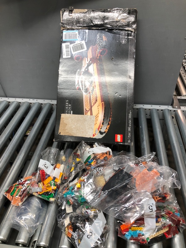 Photo 2 of **** MISSING PARTS*** LEGO Star Wars Luke Skywalker’s Landspeeder 75341 Collectible Building Display Set for Adult Fans of Star Wars (1,890 Pieces) FrustrationFree Packaging