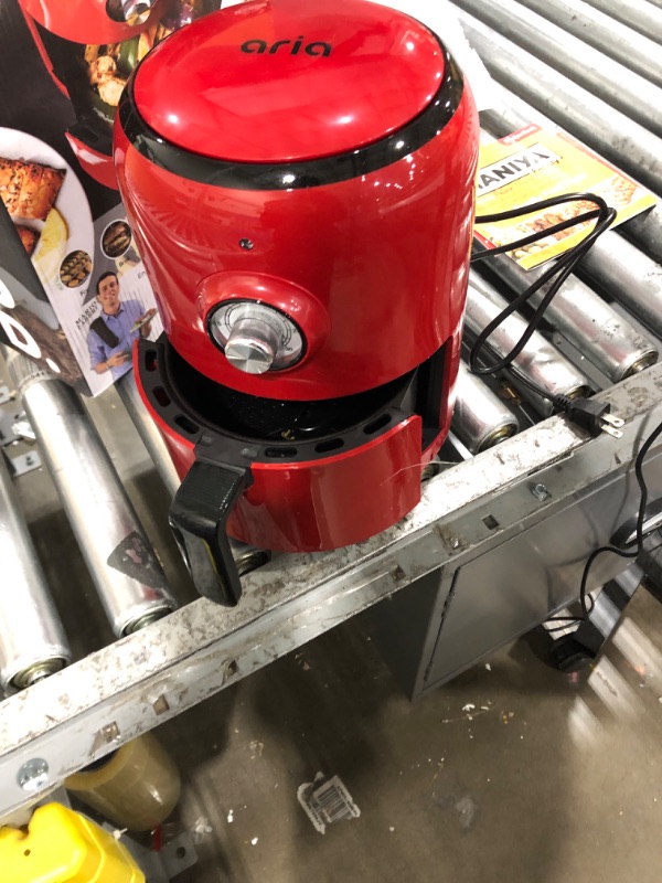 Photo 3 of *USED*Aria 2 Qt. Red Teflon-Free Ceramic Retro Air Fryer with Extended Recipe Book including Favorite Meals and Vegan and Keto