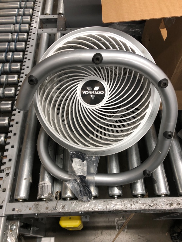Photo 2 of ***tested**powered on***Vornado 723DC Energy Smart Full-Size Air Circulator Fan with Variable Speed Control 723DC – Variable Speed