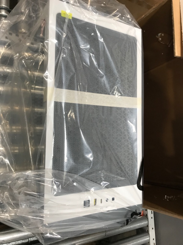 Photo 3 of Corsair 4000D Airflow White Steel / Plastic / Tempered Glass ATX Mid Tower Computer Case