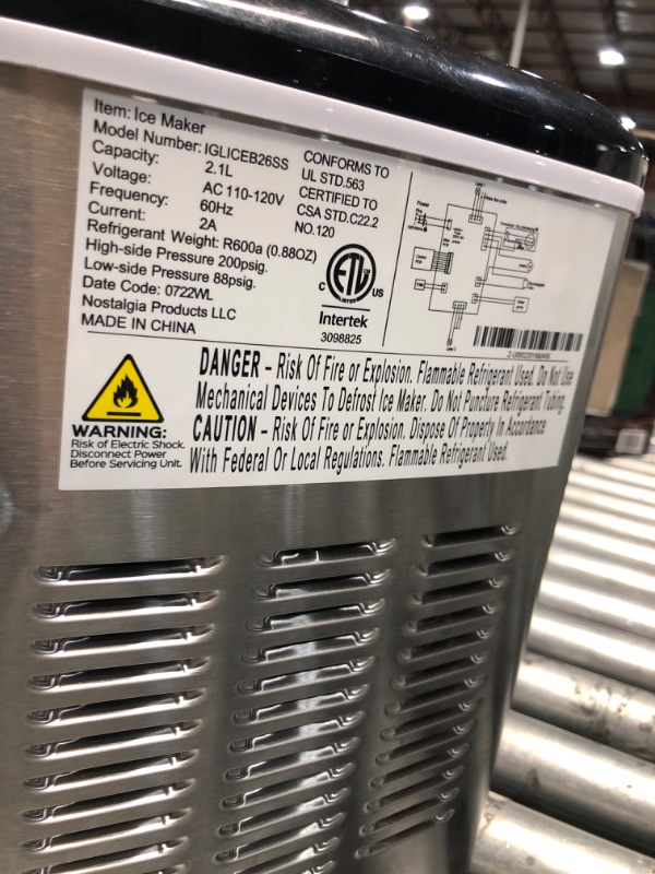Photo 4 of **missing scoop and broken top**
Igloo Electric Countertop Ice Maker Machine - Automatic and Portable - 26 Pounds in 24 Hours - Ice Cube Maker - Ice Scoop and Basket - Ideal for Iced Coffee and Cocktails - Stainless Steel
