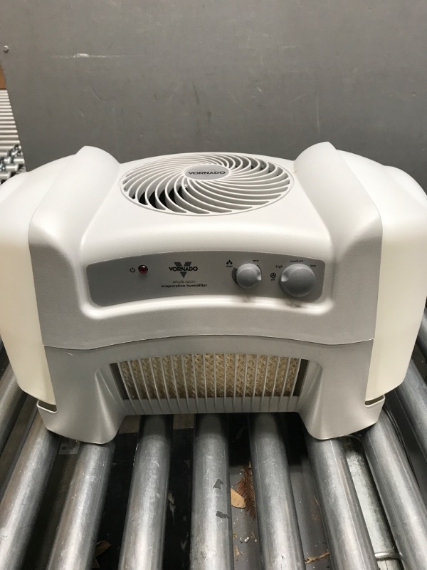 Photo 2 of -USED FOR PARTS-
Vornado Evap40 4-Gallon Evaporative Humidifier with Adjustable Humidistat and 3 Speeds
