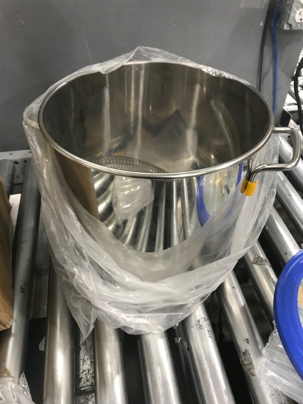 Photo 2 of 5 Gallon Vacuum Chamber, Tempered Glass Lid Stainless Steel Degassing Chamber Perfect for Stabilizing Wood, Degassing Silicones, Epoxies and Essential Oils